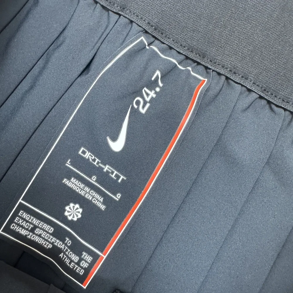 Nike 24.7 PerfectStretch Pleated Skirt Womens Large Black HQ8153 010 $160